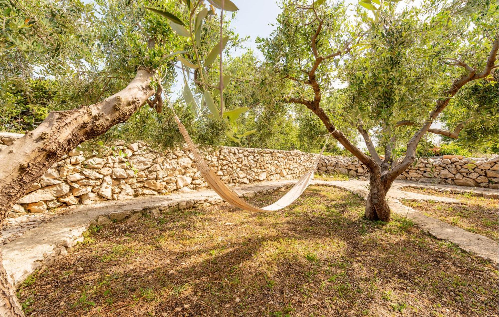 Beautiful Home In Novalja With Wifi 外观 照片