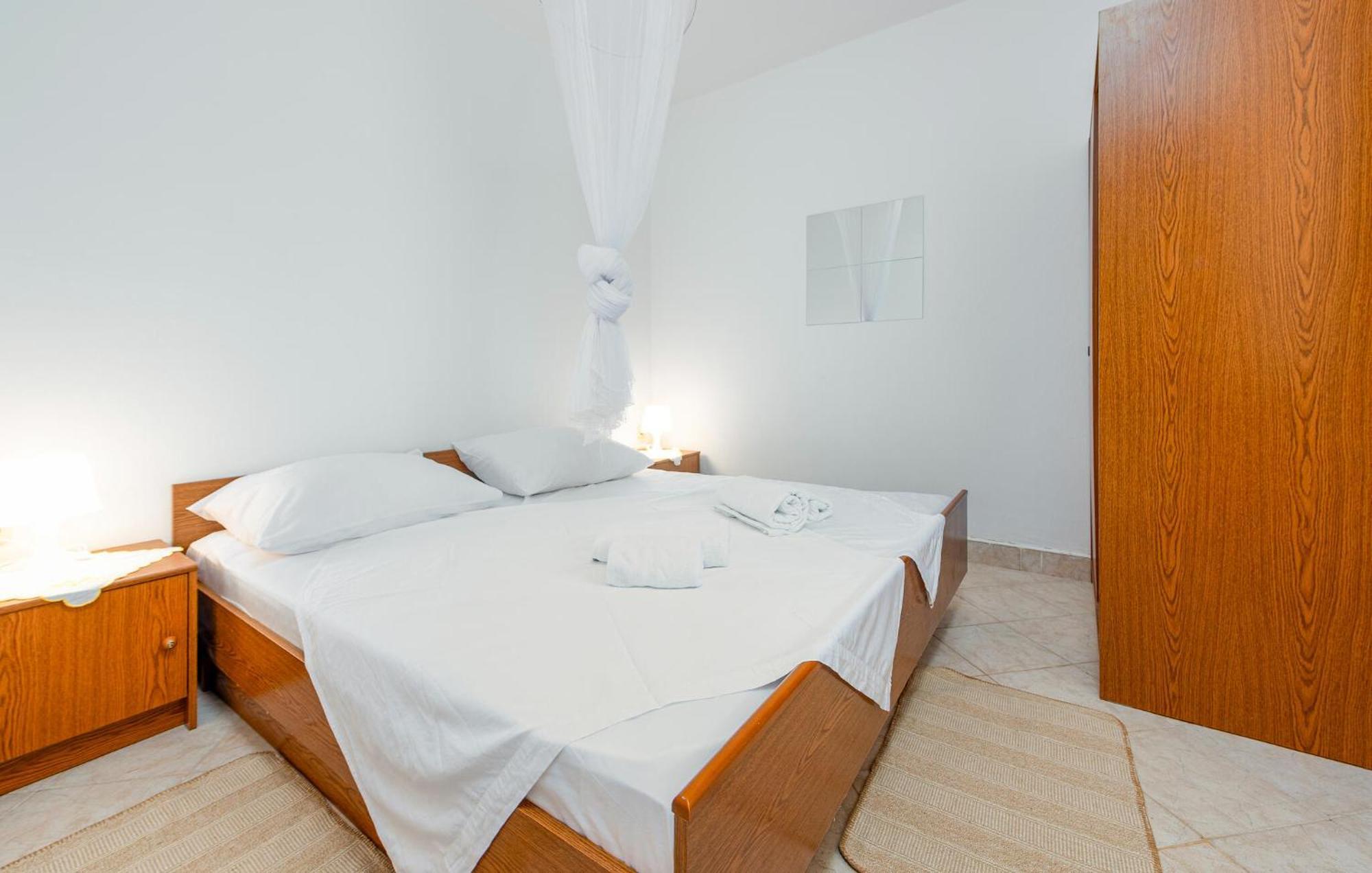 Beautiful Home In Novalja With Wifi 外观 照片