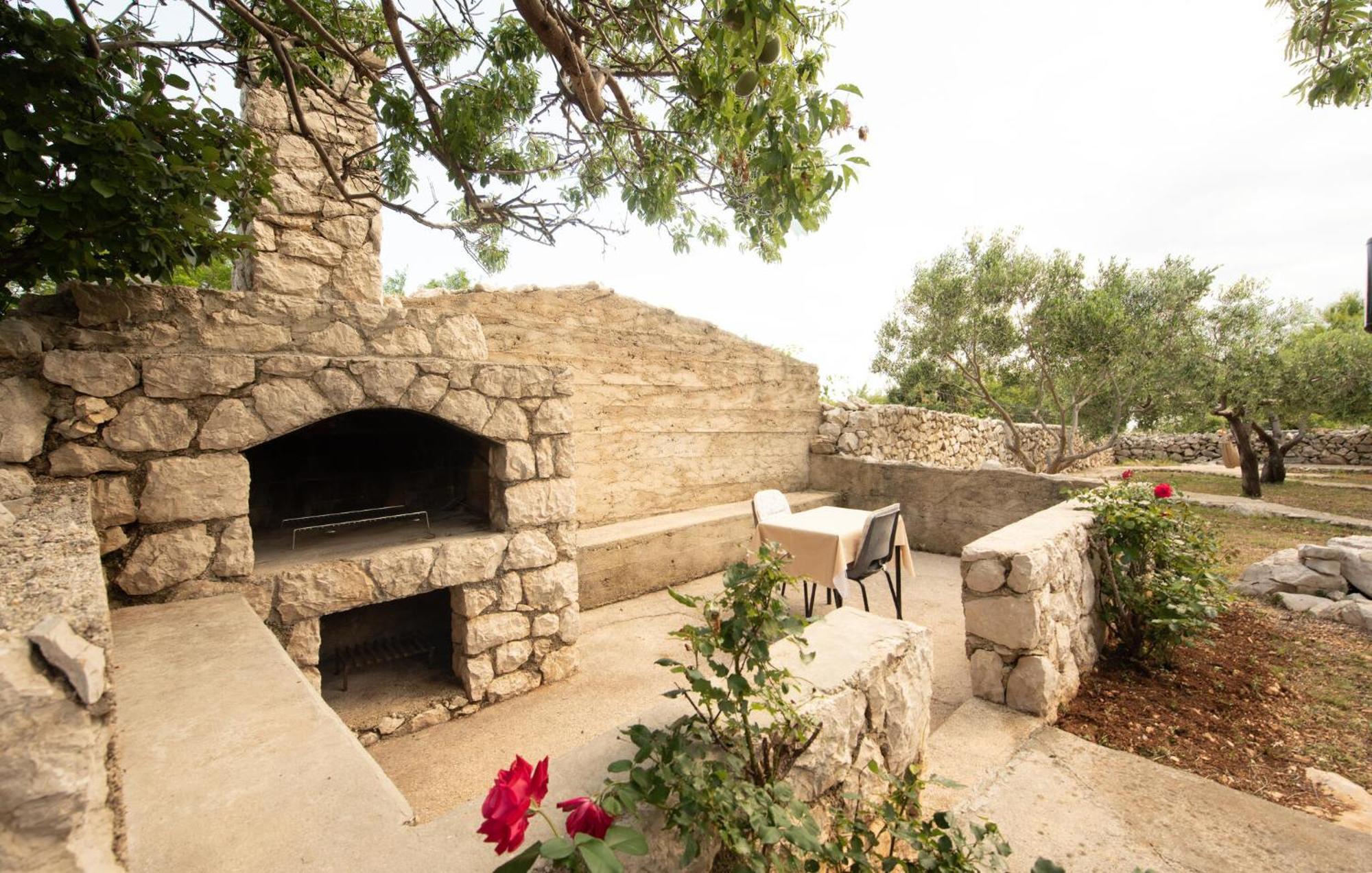Beautiful Home In Novalja With Wifi 外观 照片