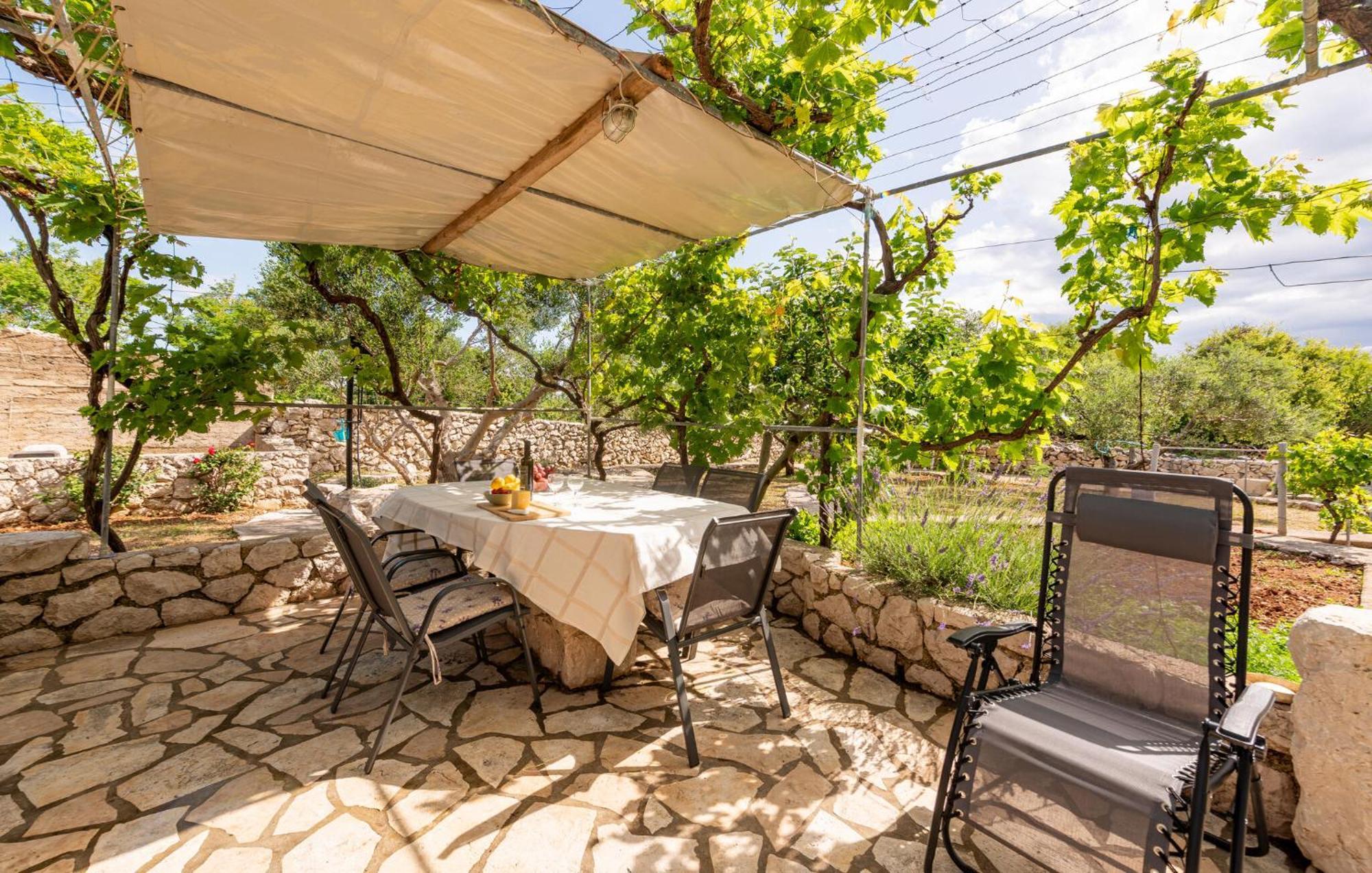 Beautiful Home In Novalja With Wifi 外观 照片